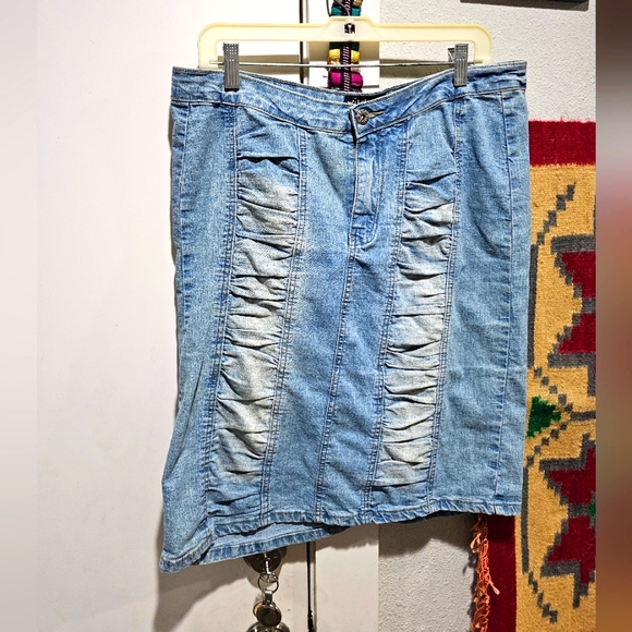 Vintage Wild Secret stretch denim skirt 11 - Picture 1 of 3